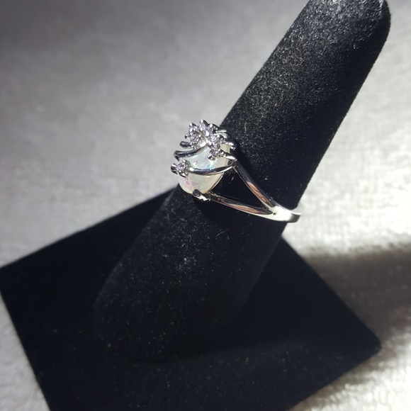 Opal & Amethyst Gemstones w/ Crown Fashion Ring SZ 7 NEW - Picture 2 of 2